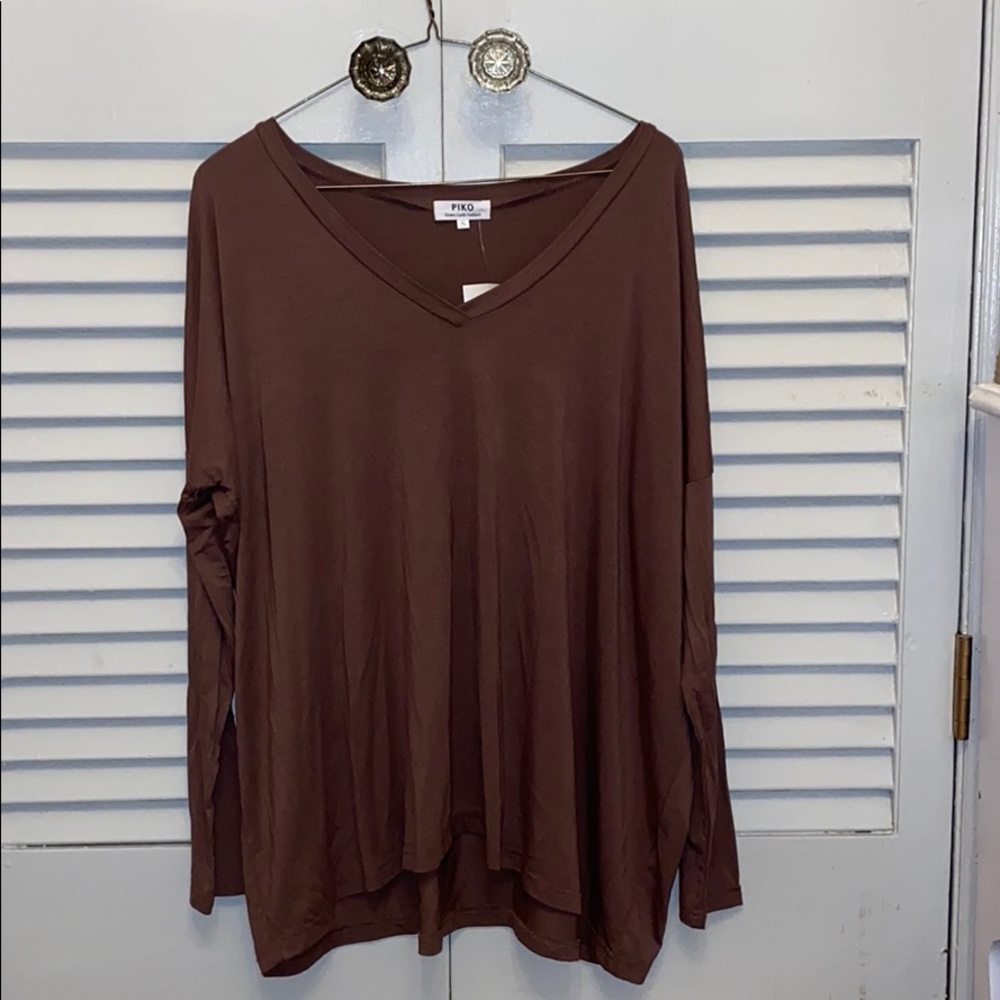 Women’s brown long sleeve piko top